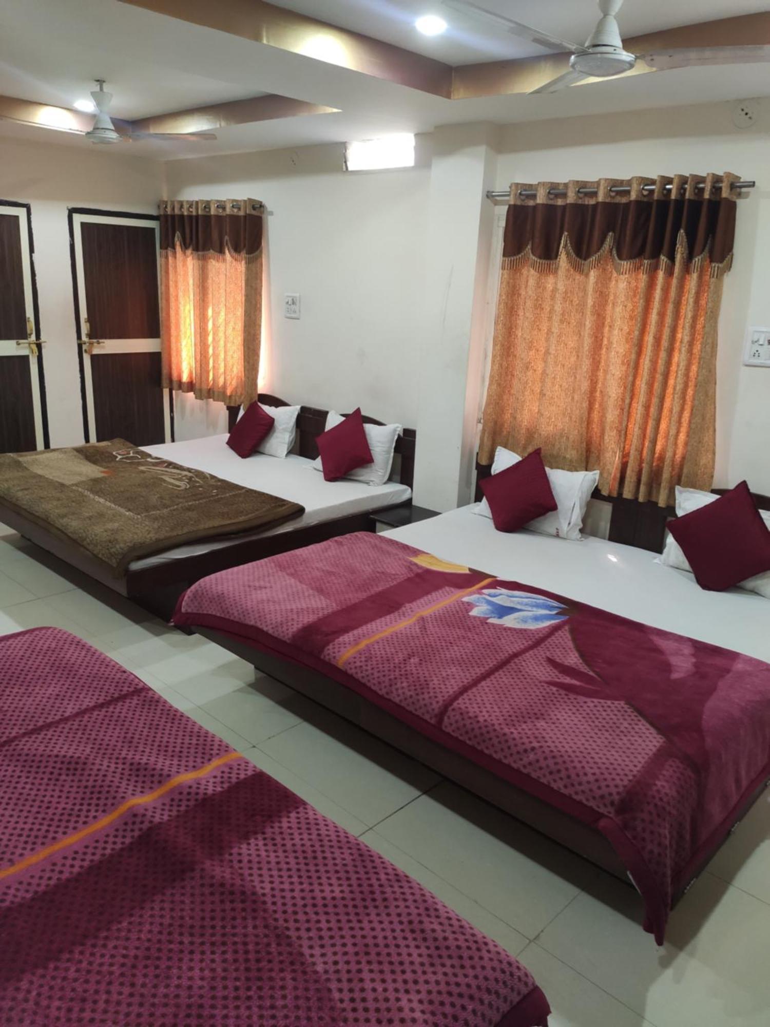 Hotel Vrandavan Palace Near Mahakal Temple Ujjain Εξωτερικό φωτογραφία