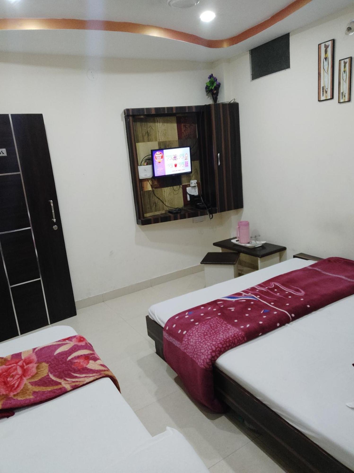Hotel Vrandavan Palace Near Mahakal Temple Ujjain Εξωτερικό φωτογραφία