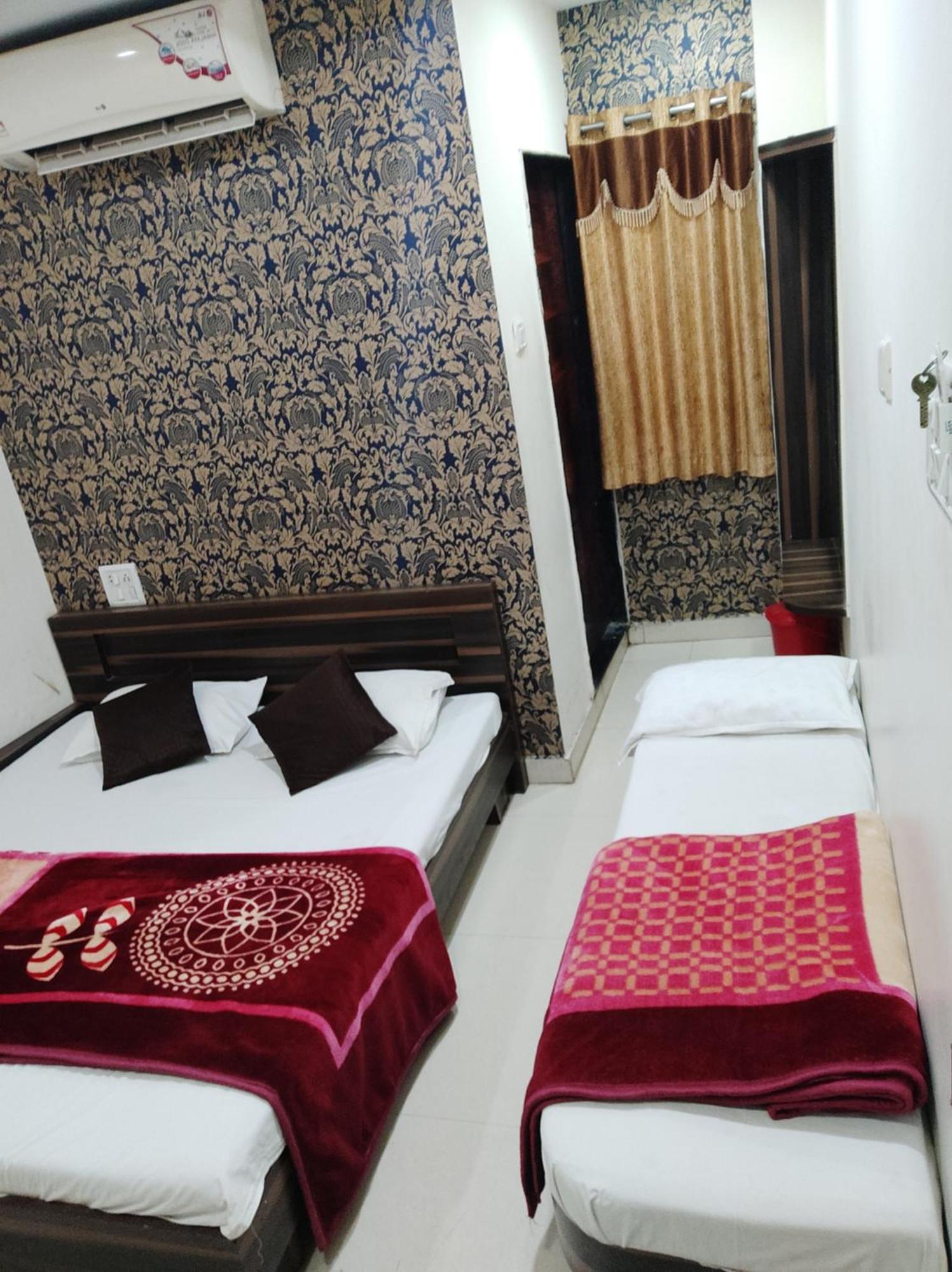 Hotel Vrandavan Palace Near Mahakal Temple Ujjain Εξωτερικό φωτογραφία