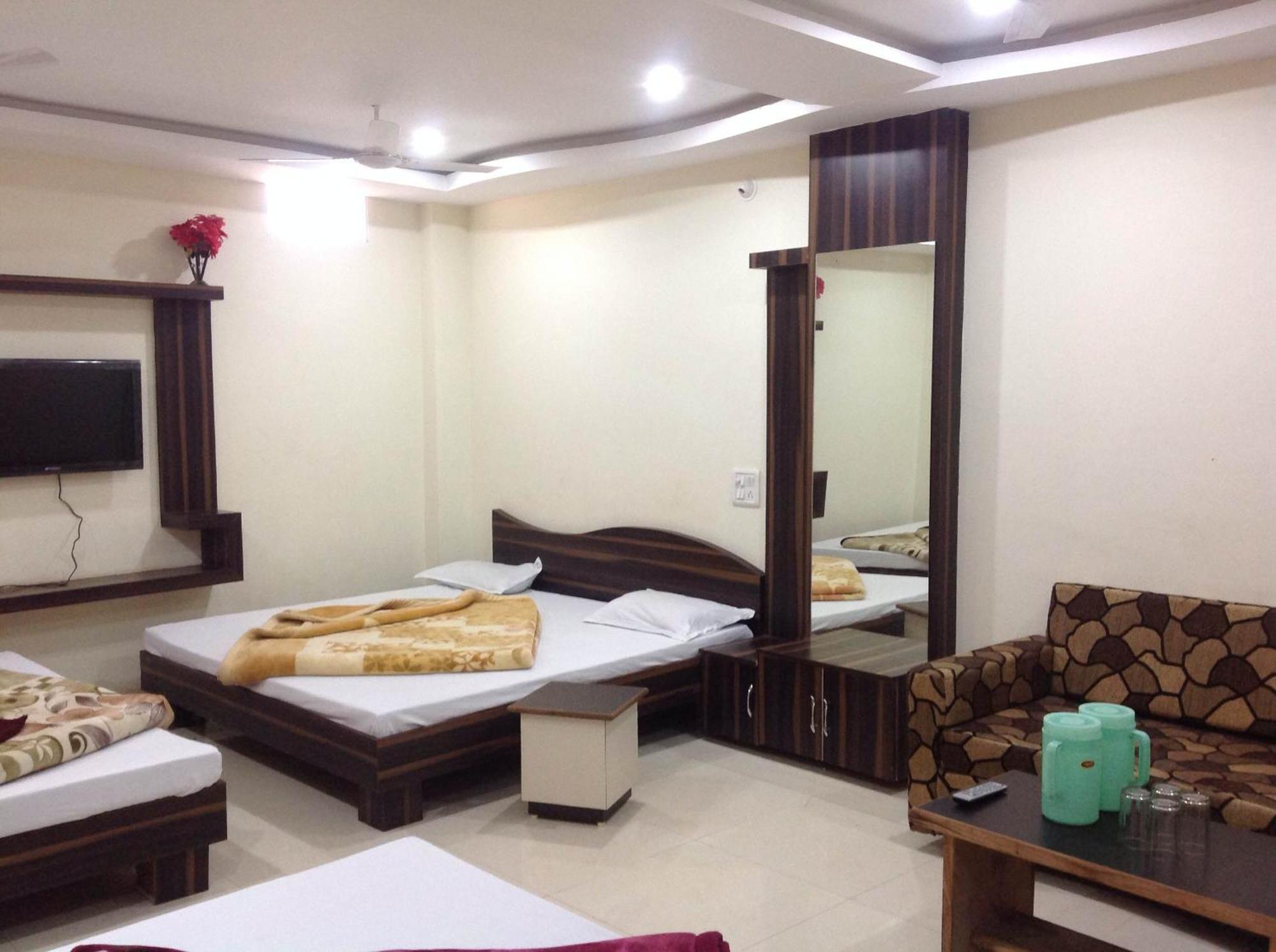 Hotel Vrandavan Palace Near Mahakal Temple Ujjain Εξωτερικό φωτογραφία