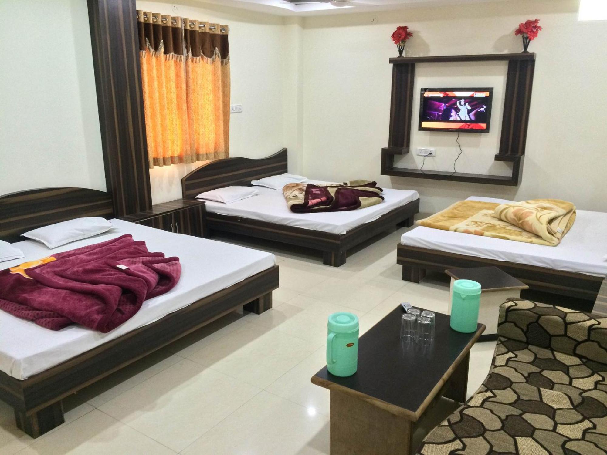 Hotel Vrandavan Palace Near Mahakal Temple Ujjain Εξωτερικό φωτογραφία