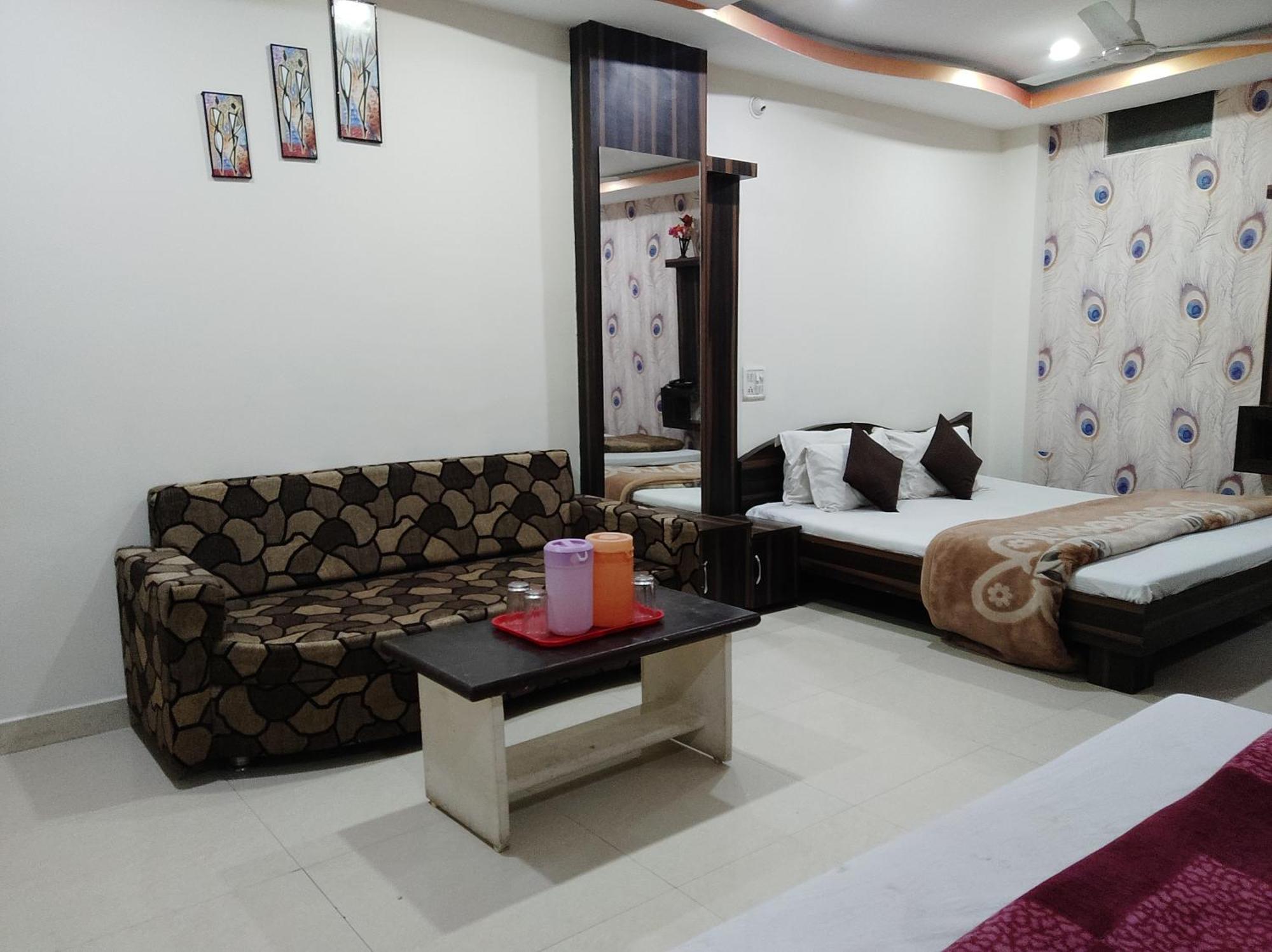 Hotel Vrandavan Palace Near Mahakal Temple Ujjain Εξωτερικό φωτογραφία