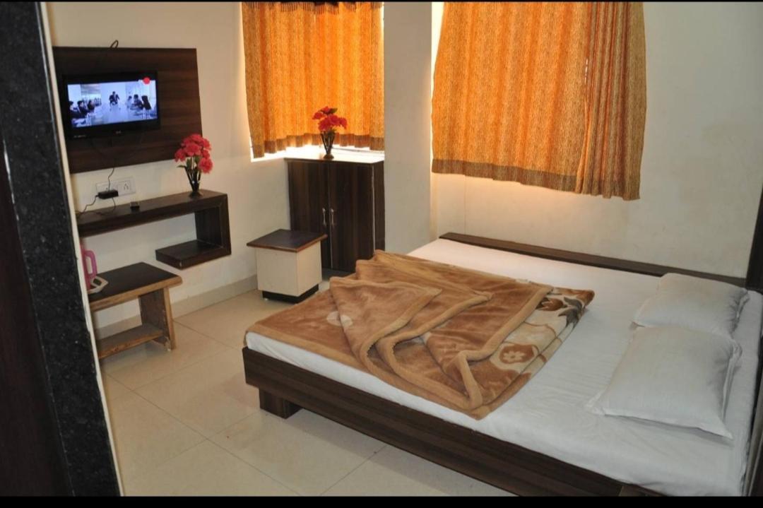 Hotel Vrandavan Palace Near Mahakal Temple Ujjain Εξωτερικό φωτογραφία
