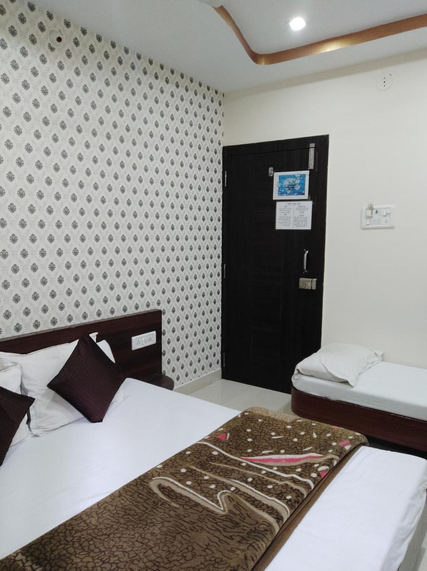Hotel Vrandavan Palace Near Mahakal Temple Ujjain Εξωτερικό φωτογραφία